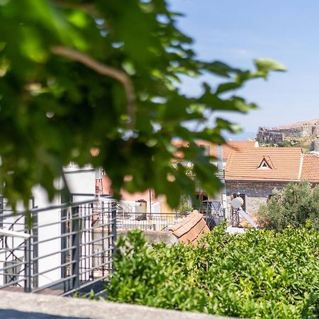 Spacious Home With Yard, Mytilene Lesvos Bagian luar foto