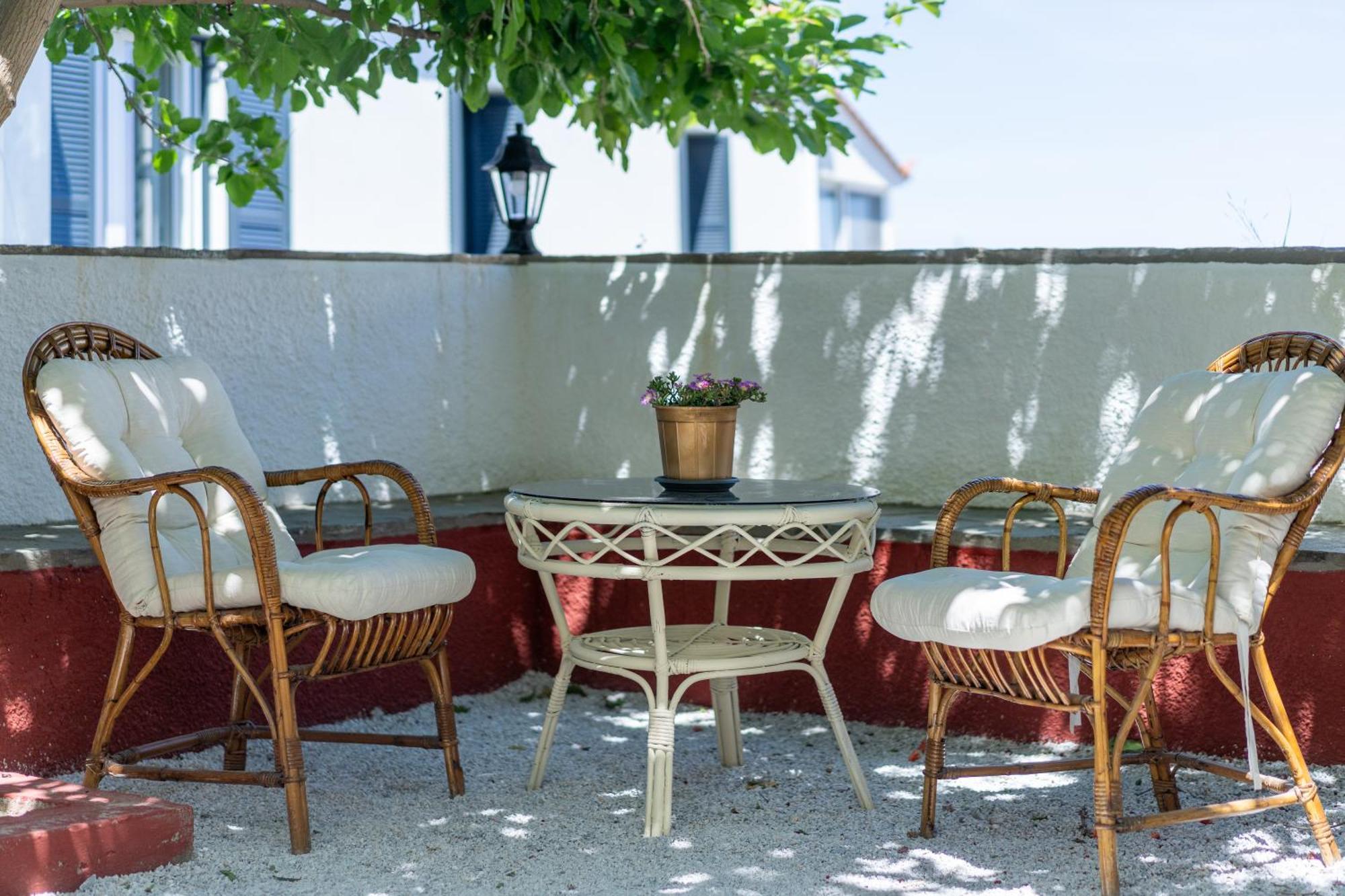 Spacious Home With Yard, Mytilene Lesvos Bagian luar foto
