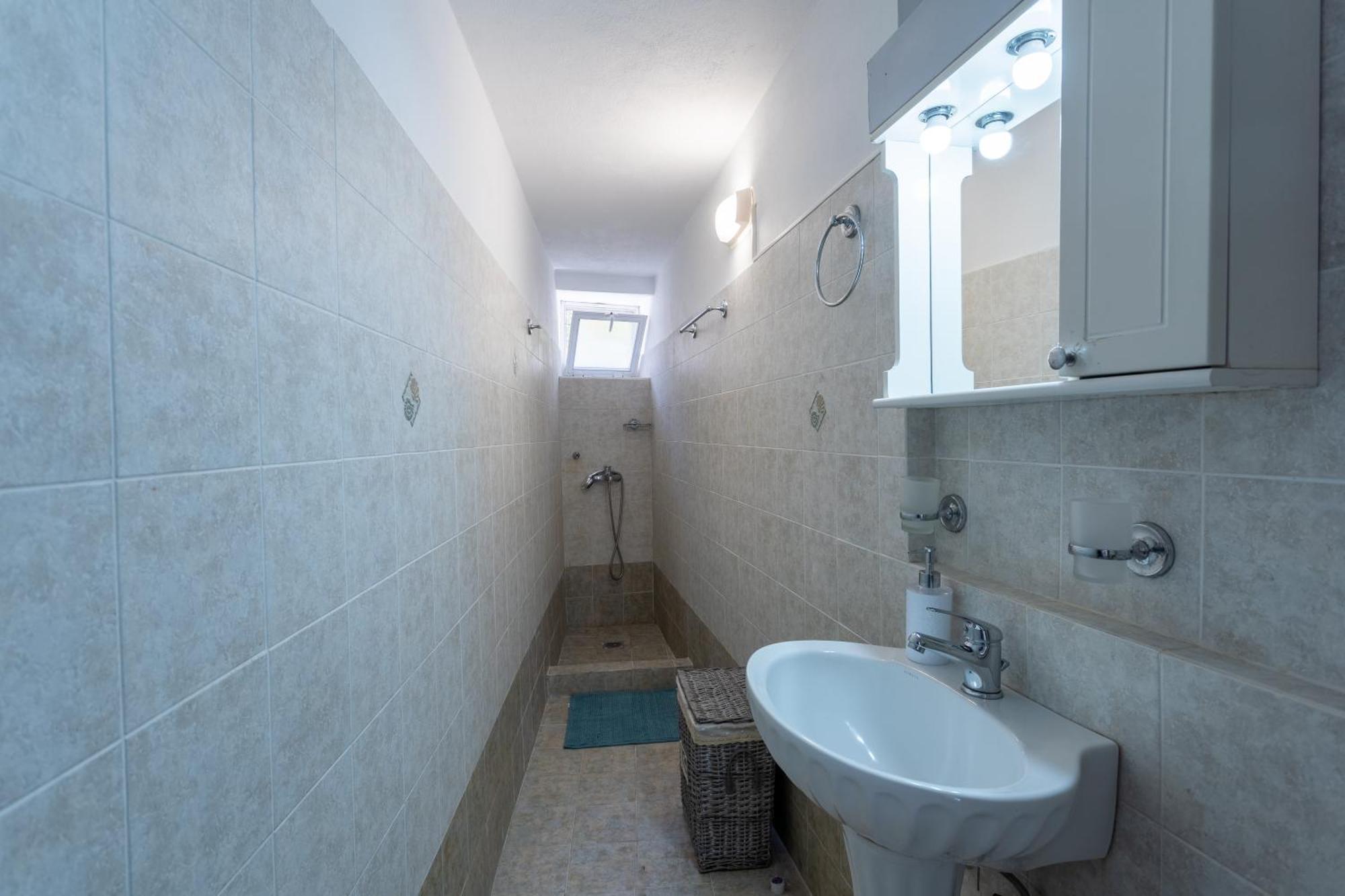 Spacious Home With Yard, Mytilene Lesvos Bagian luar foto